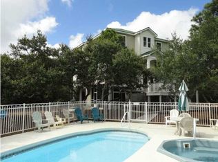 1424 Bayberry Ln, Eastpoint, FL 32328