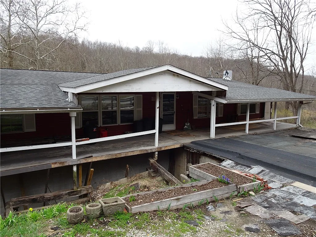 1283 New Stanton Ruffsdale Rd E photo 1