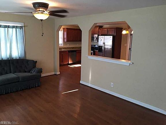 2nd image of 803 Hilton Blvd