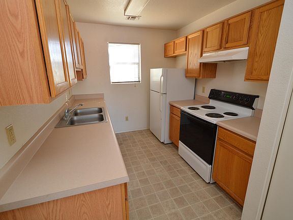3rd image of 450 E Wilcox Ln #1