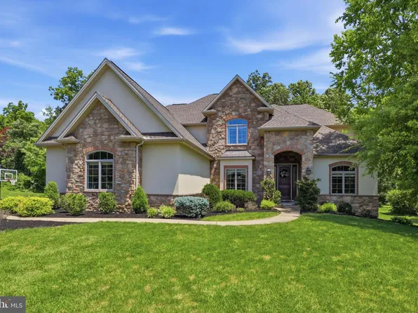 1392 Fox Hill Dr, Palmyra, PA 17078