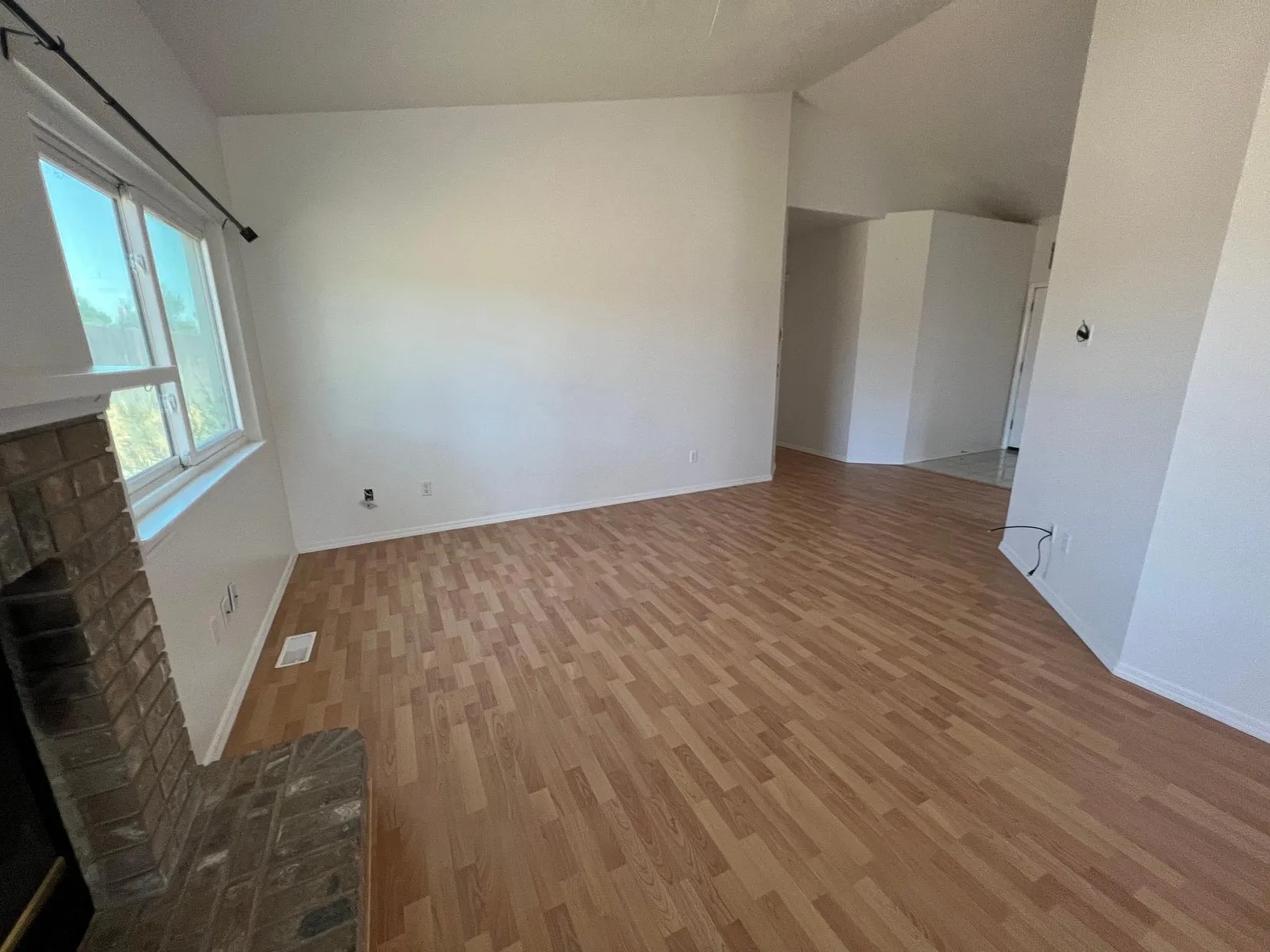 74 W Davenport Dr — Photo 3
