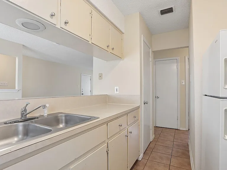 3114 Plantation Rd #A — Photo 8