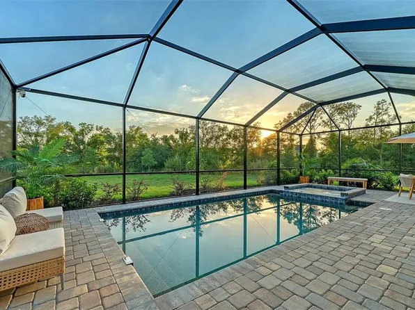 5321 Seal Isle Ct, Bradenton, FL 34211