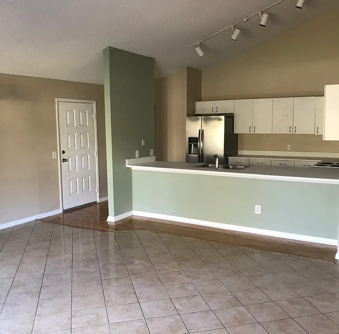 15215 Amberly Dr — Photo 2