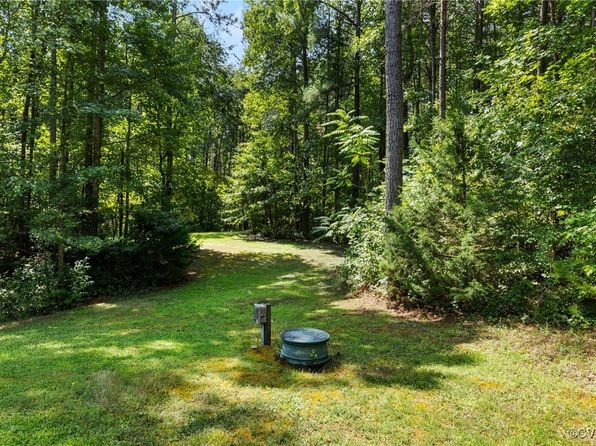 3611 Brandons Bluff Ct, Sandy Hook, VA 23153