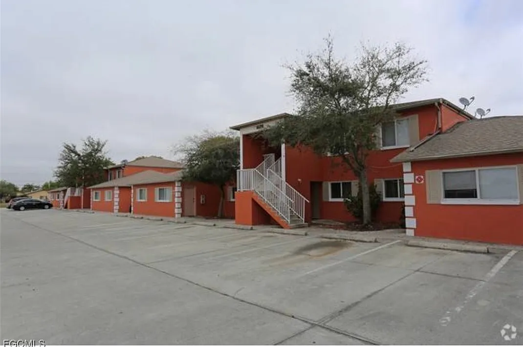 2 bed, 2.0 bath, 944 sqft, $1,200 — Photo 1