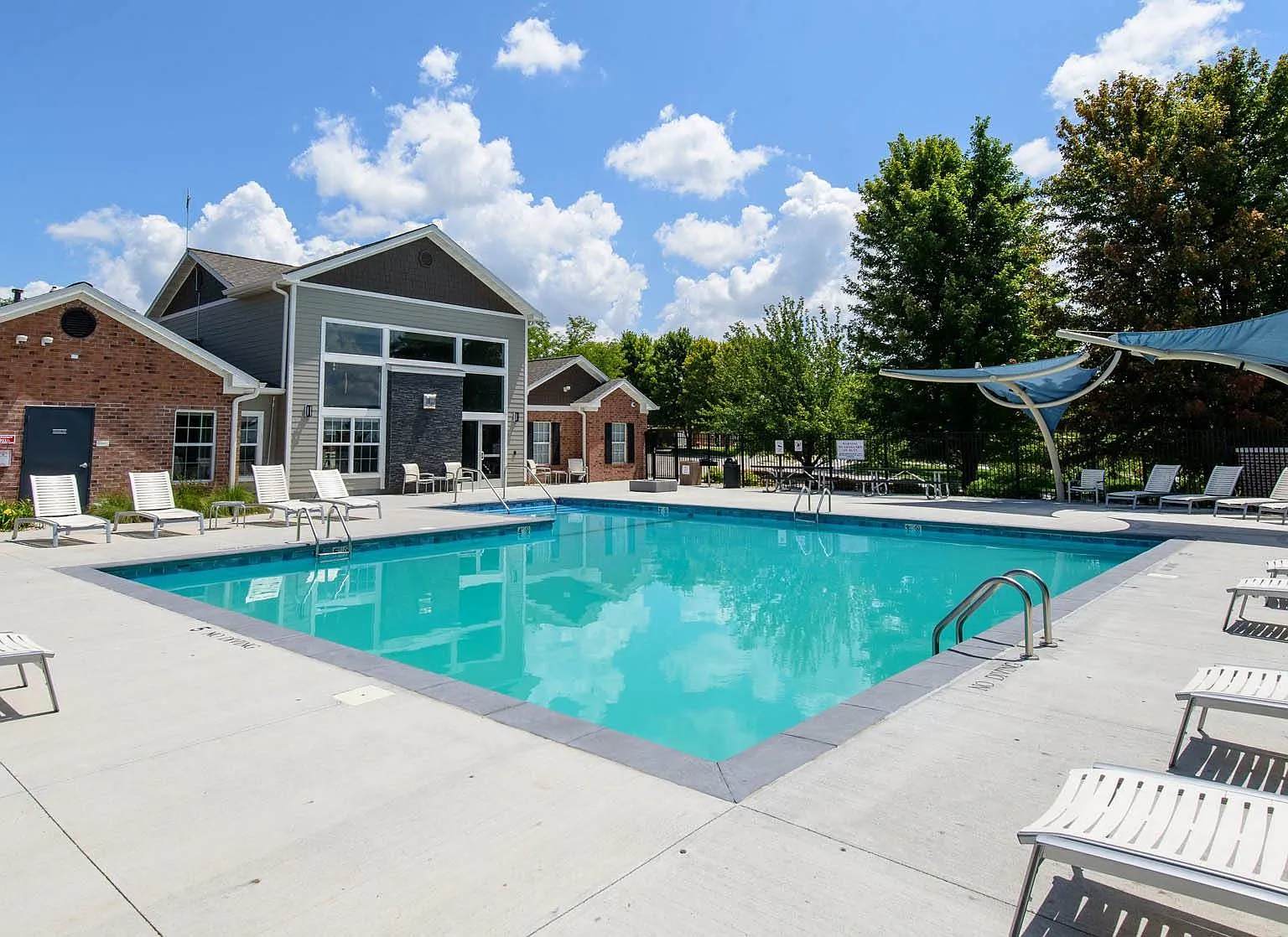 The Bluffs at Cherry Hills Townhomes — Photo 2