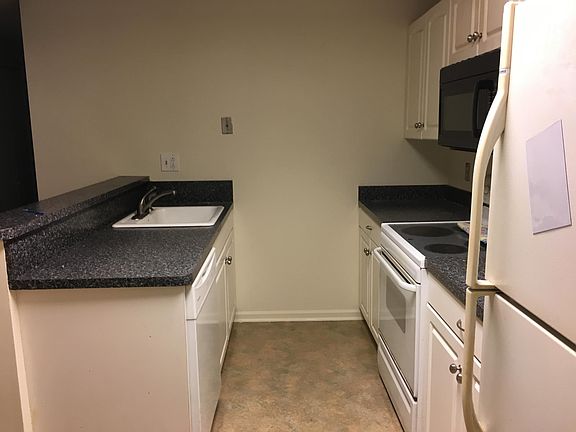 3rd image of 38 Pheasant Meadow Dr