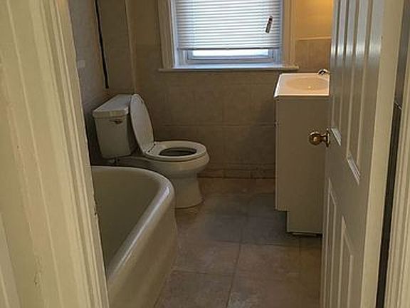 2nd image of 222 W Chew Ave APT A