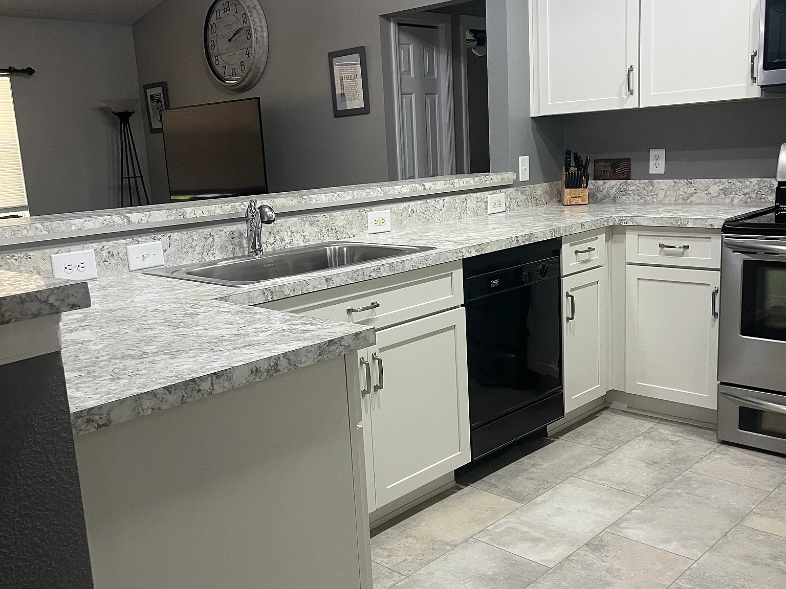 3 bed, 1356 sqft, $2,250 — Photo 2