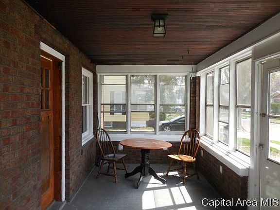 5th image of 755 W Berrien St