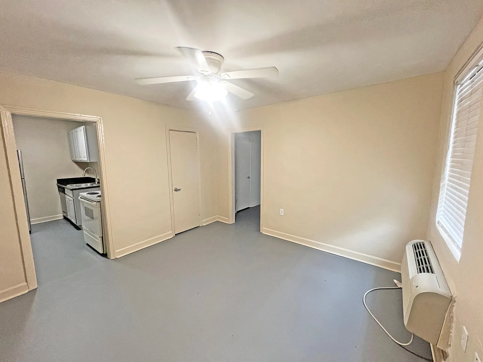 1 bed, 500 sqft, $995 — Photo 4