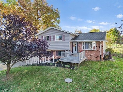4th image of 1706 Evergreen Ave W