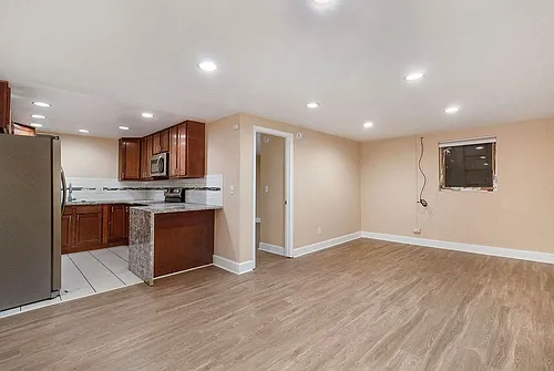 701 N Pearl St #105 Photo 1