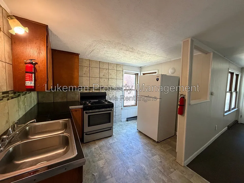 701 W Vine St #4