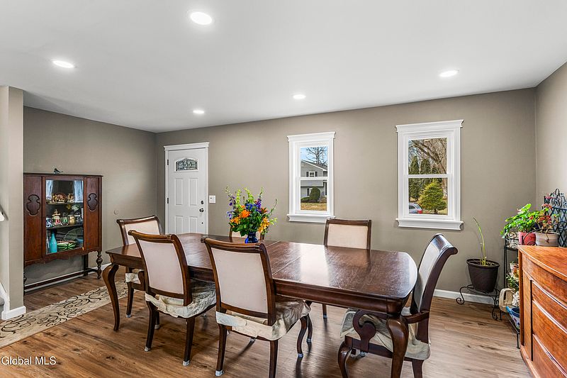 5th image of 51 Cook Circle