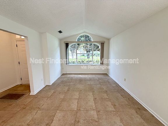 4th image of 732 Grand Parke Dr