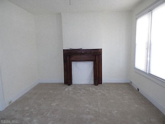 2nd image of 2903 Earlscourt Ave