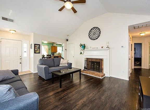 4th image of 13607 Bolingbrook Ln