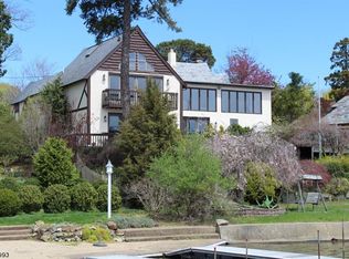 25 Rainbow Trl, Sparta, NJ 07871