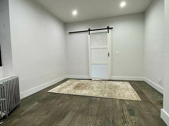 5th image of 218 E 27th St APT 5