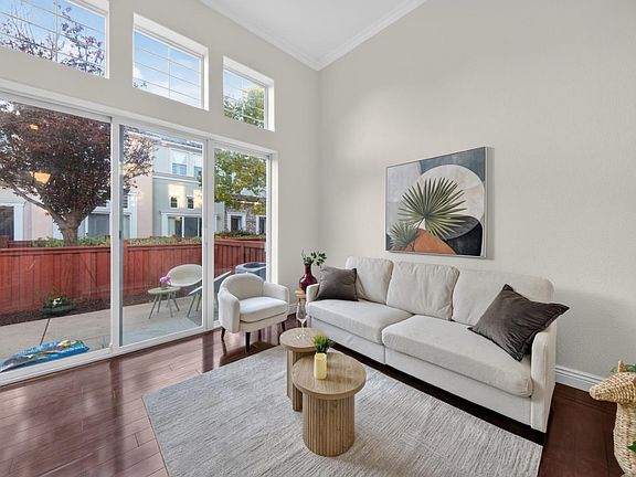 5th image of 318 Vista Roma Way