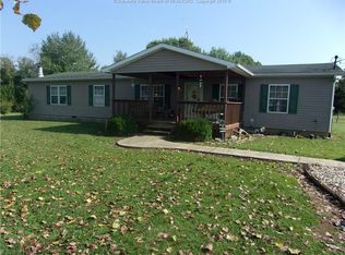 35 Clover Ct, Elizabeth, WV 26143