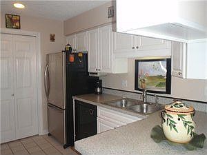 5th image of 8 Brookfield Ln Unit 7