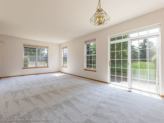 5th image of 300 Whitfield Dr Unit B
