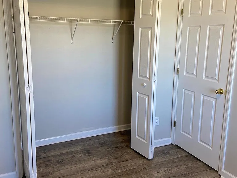 401 Sumrell Way — Photo 17