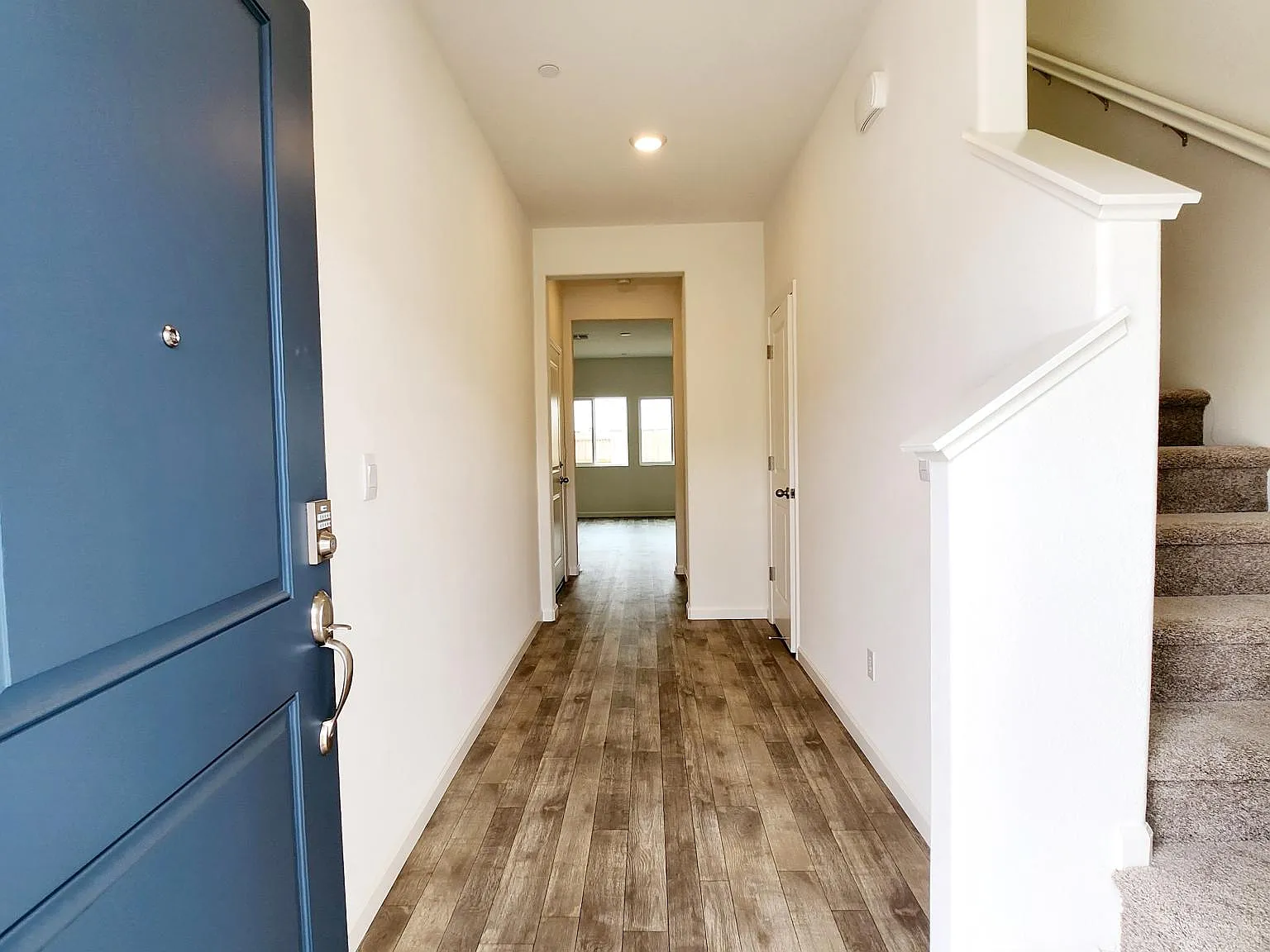 4 bed, 2.5 bath, 1811 sqft, $3,000 — Photo 3