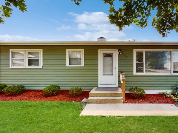 1223 Brentwood Dr, Round Lake Beach, IL 60073