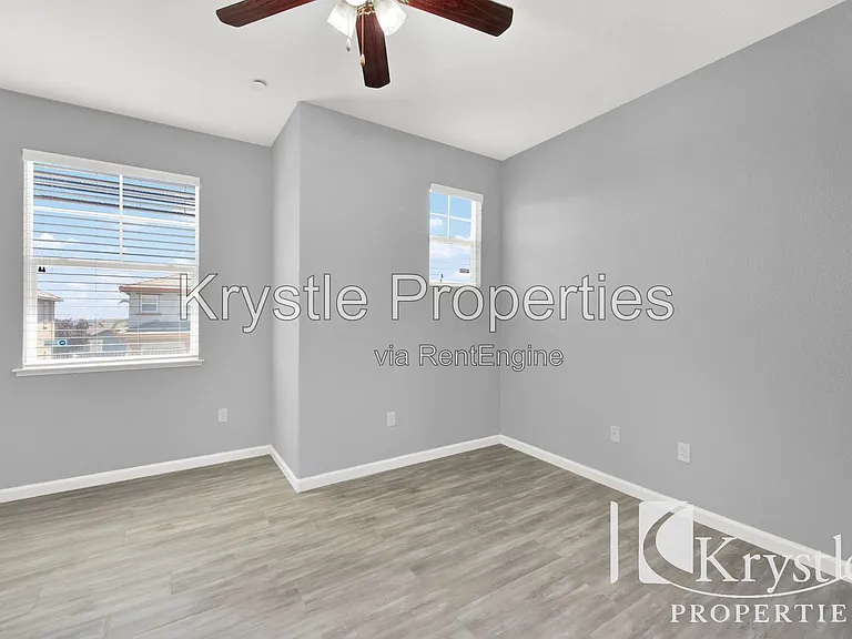 1649 Roma Dr — Photo 19