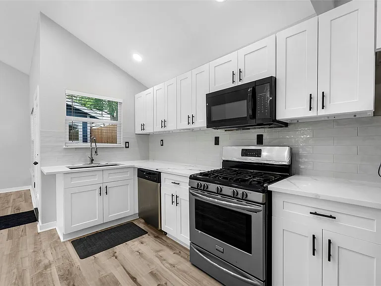 18503 Willow Moss Dr — Photo 7