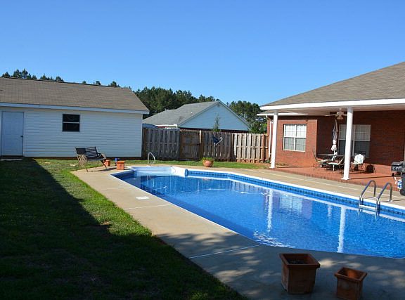 3rd image of 125 Palisades Dr