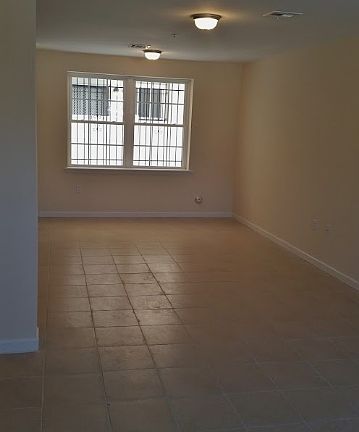 3rd image of 136-138 Manchester Pl