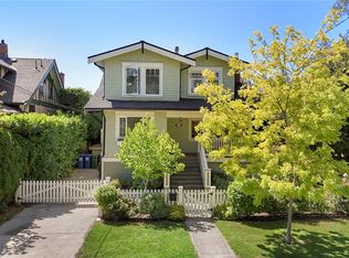 1074 Oliver St, Oak Bay, BC V8S4W7