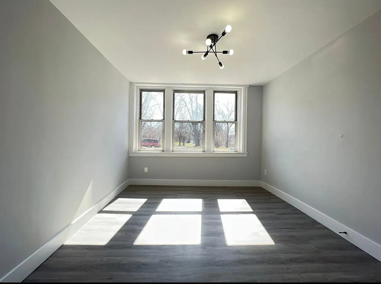 3 bed, 1000 sqft, $1,950 — Photo 4