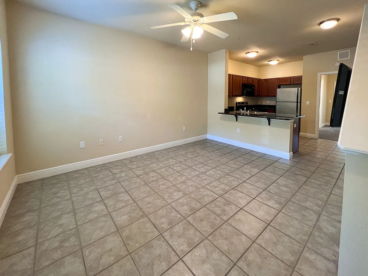 3-Bed/3-Bath Condo in Chase Hollow Available early August! — Photo 3