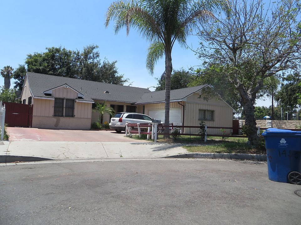 1st image of 1450 E 101st St