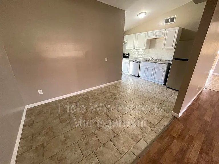 410 Ridge Dr — Photo 10