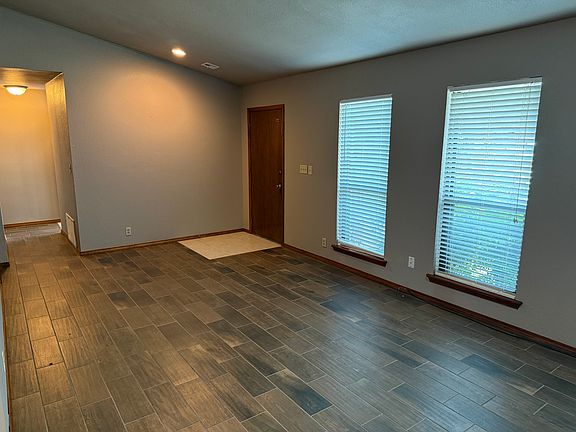 4th image of 8710 N 120th Ave E