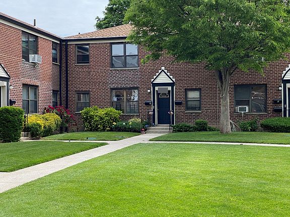 2nd image of 19647 69th Ave #2
