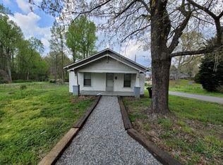 614 Everett Ln, High Point, NC 27262