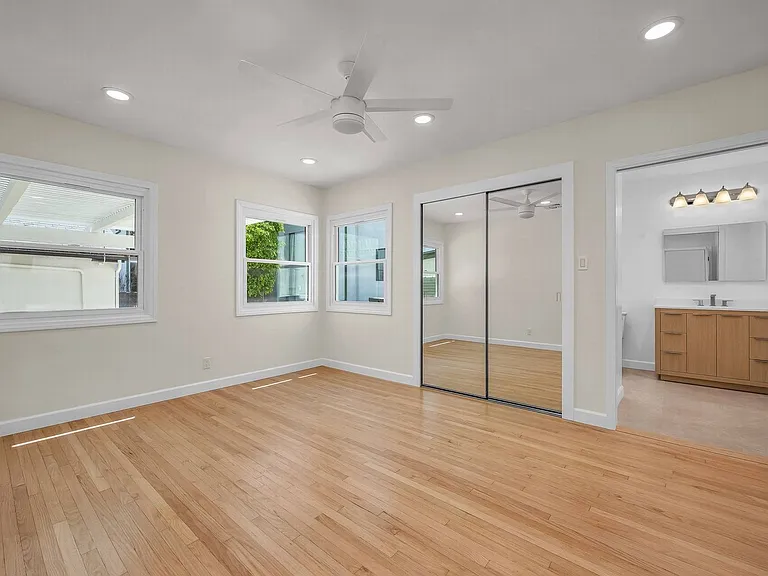 2828 Avenel St — Photo 14