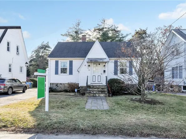 32 Ridgefield Avenue, Waterbury, CT 06705