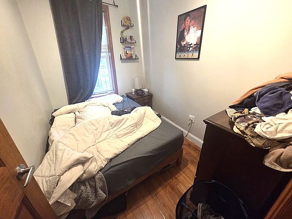 5th image of 325 Stanhope St #3B