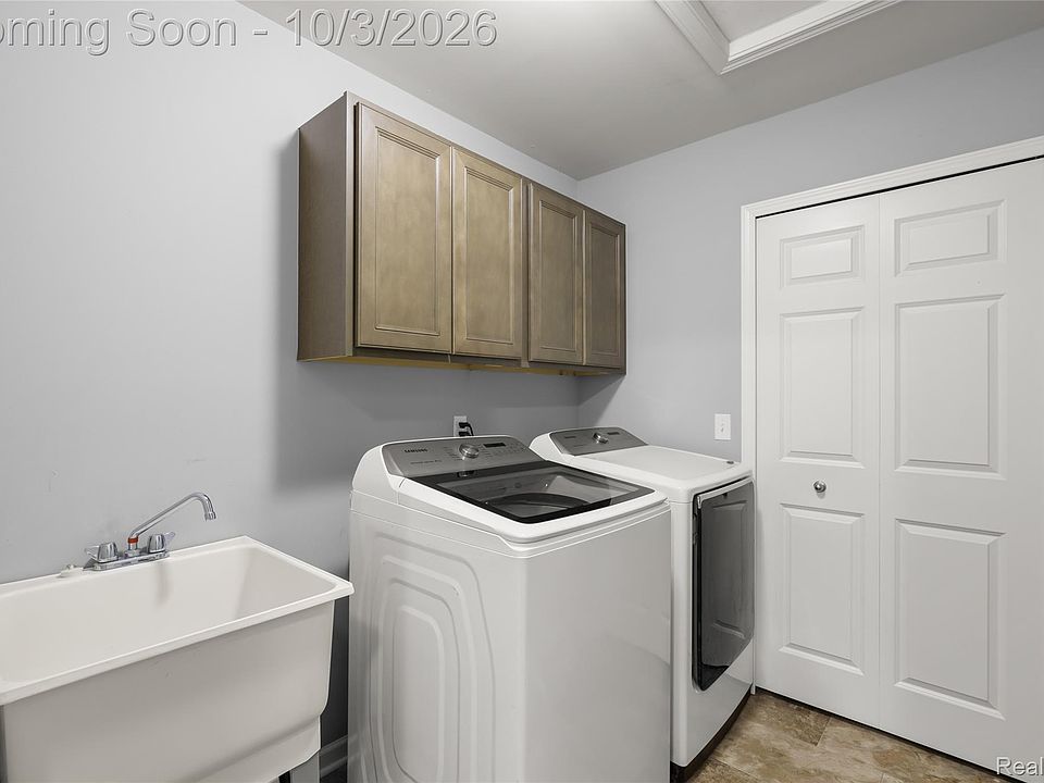 23116 Clarewood St, photo 18