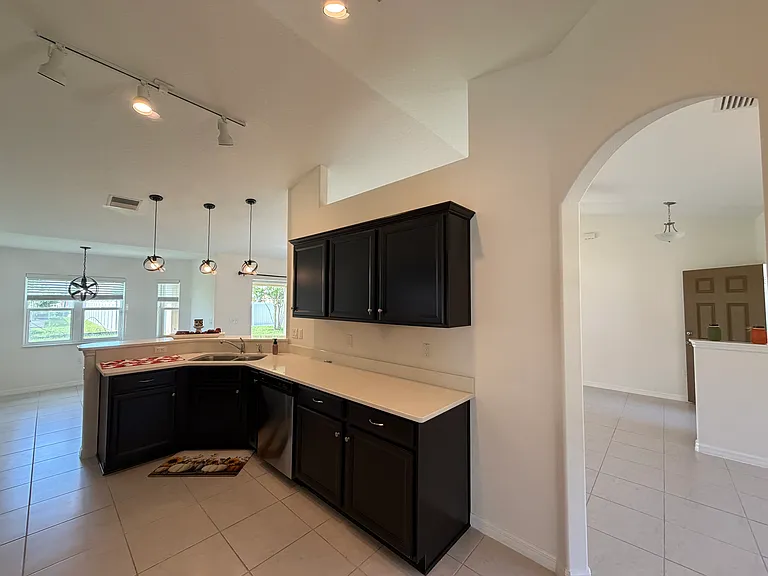 19 Fenwick Ln — Photo 5